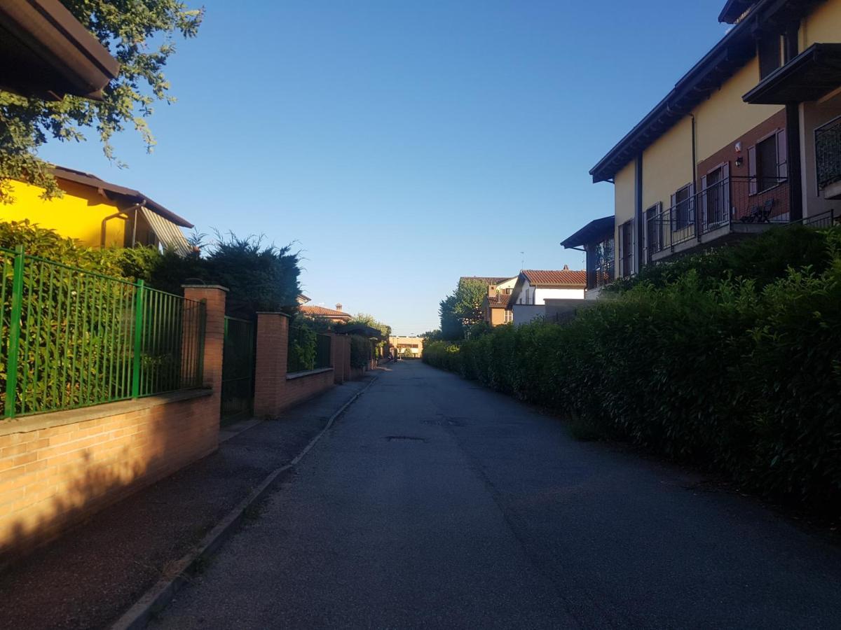 La Quercia Fiorita Hotel Trivolzio Luaran gambar